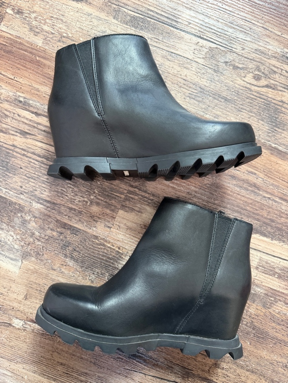 Women's Sorel Joan of Artic Wedge III Zip Bootie Black Size 9